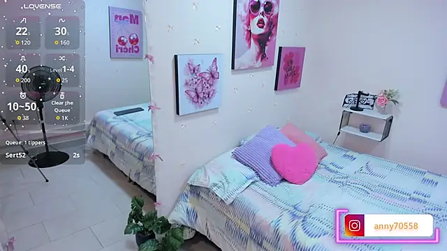 AnnyCotton online show from June 13, 7:55 pm