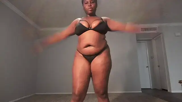 CreamyCookiee online show from February 28, 4:12 am