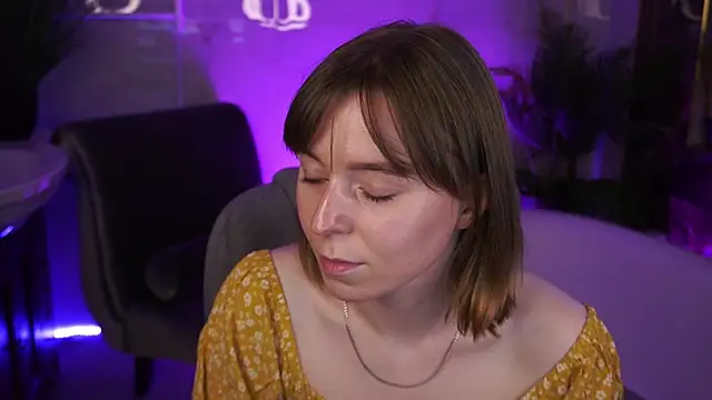 SofiaLuxuryy online show from April 20, 2:42 pm