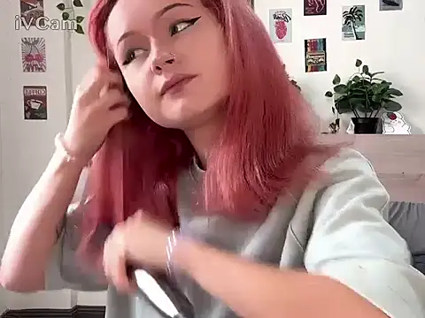 pixieyes00n online show from February 28, 3:39 am