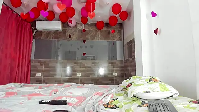 violett laraa online show from February 20, 8:31 pm