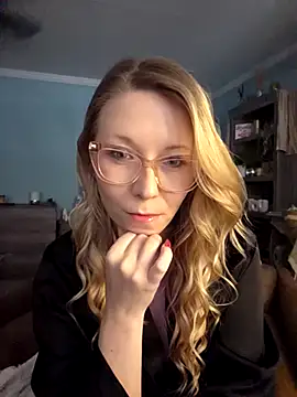 NikkiB653466 online show from February 11, 7:37 pm