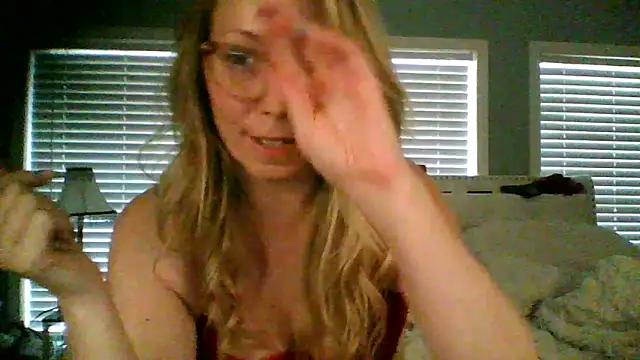 NikkiB653466 online show from March 3, 7:53 pm