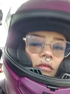Sateh and Hikary online show from May 13, 7:52 pm