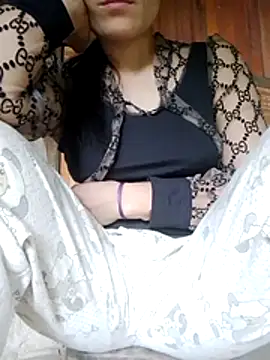 molly-xx online show from June 10, 11:58 pm