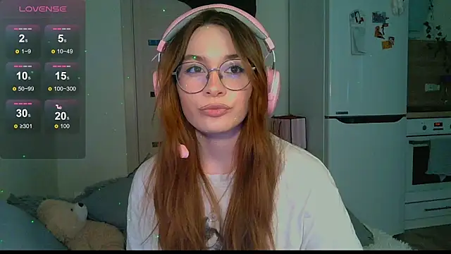 Snapshot of GhostLane chatting on February 15, 10:25 am GhostLane online show from February 15, 10:25 am