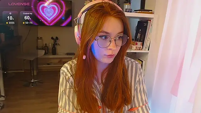 Snapshot of GhostLane chatting on February 20, 11:34 am GhostLane online show from February 20, 11:34 am