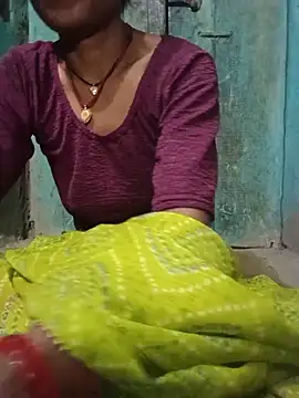 Desi Couple P online show from May 28, 2:09 am