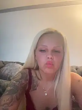 BlondeMilfXo online show from May 22, 7:56 pm