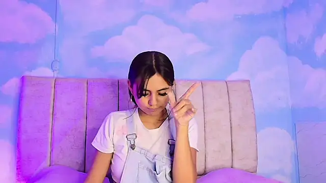 Aliclark online show from February 20, 7:04 pm