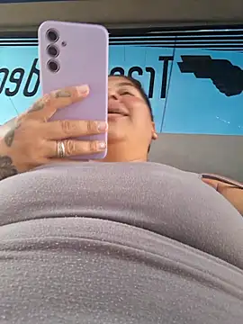 Juli Powl online show from May 6, 1:04 pm