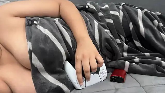 hugeindiantitties online show from March 5, 7:31 pm