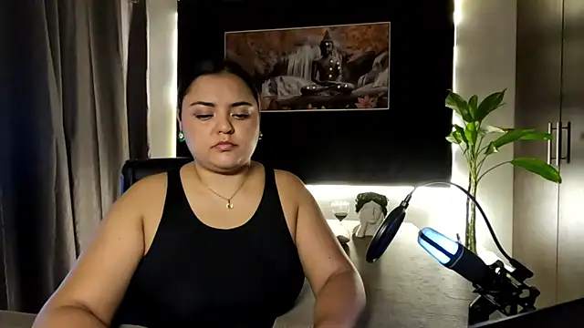 AzaraOnyx online show from June 18, 1:05 pm