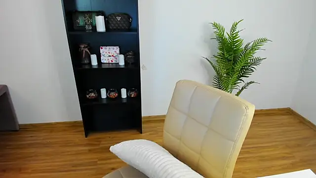 khloe starrr online show from May 31, 6:09 pm