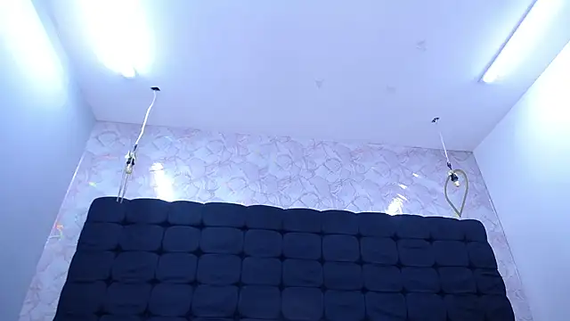 Sara-Burning- online show from February 12, 2:08 pm