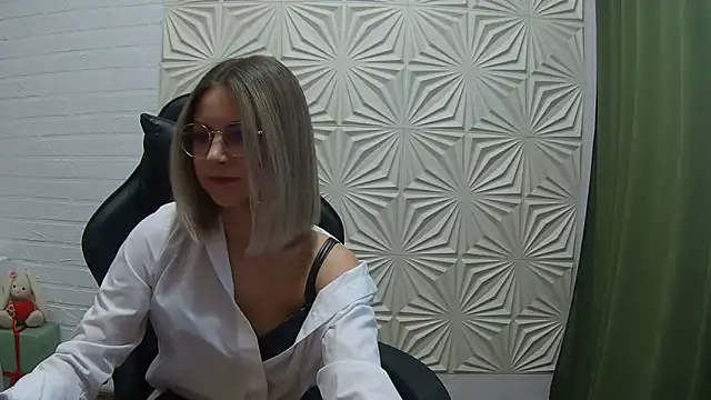 IceMayes online show from February 26, 12:26 pm