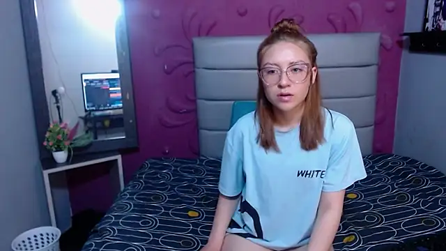 casandraroberthrs707 online show from March 26, 8:21 pm