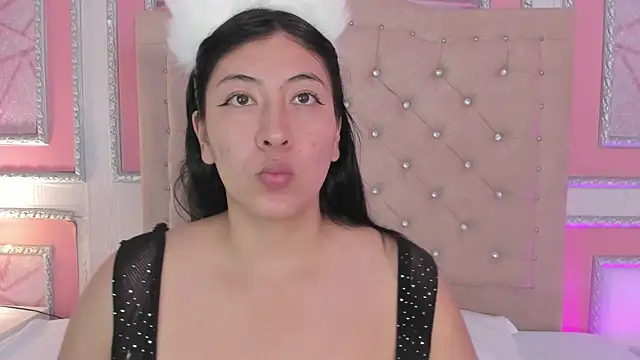 sluttybby  online show from May 3, 2:04 am