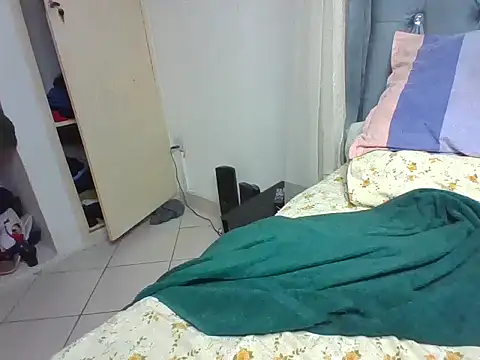Sexybee01 online show from June 4, 6:56 pm