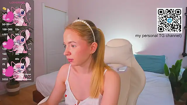 Linda  Bloom online show from April 1, 1:17 am