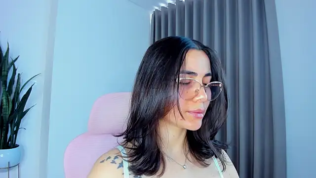 sara ospina22 online show from April 30, 8:36 pm