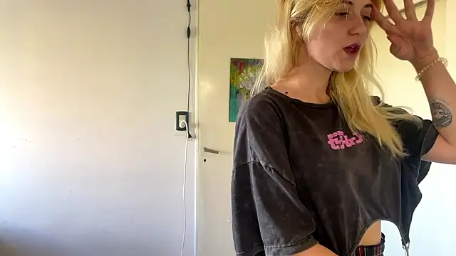 Sophiasnarl online show from March 15, 8:11 pm