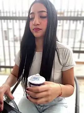 Daniela Pink online show from April 10, 2:56 pm