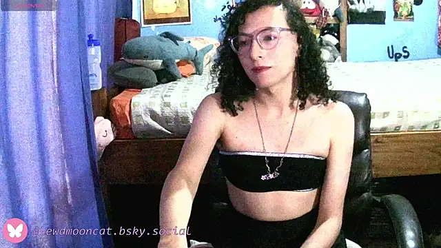 lewd mooncat online show from June 14, 10:54 pm