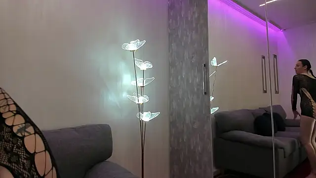 Snapshot of Natasha-Moon chatting on March 2, 8:26 pm Natasha-Moon online show from March 2, 8:26 pm