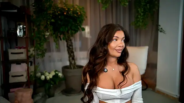 TheMaddisonShow  online show from February 22, 4:35 am