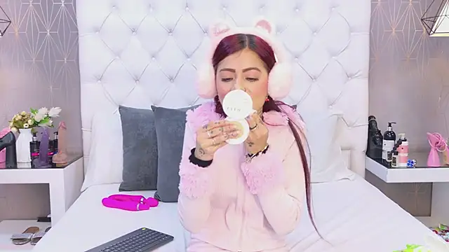 AntonellaEscudero online show from May 13, 3:45 am