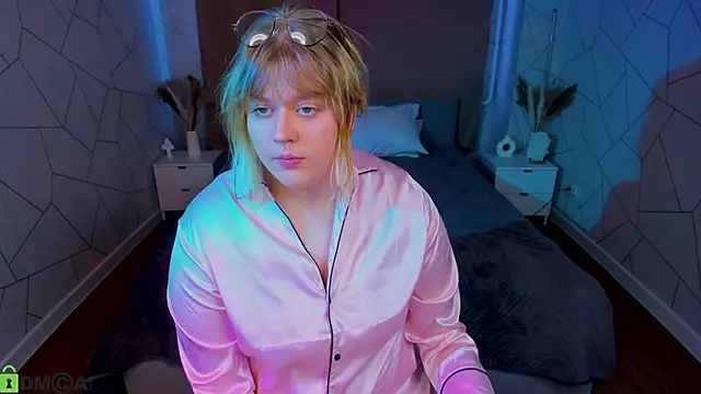 luna c0ra online show from March 25, 1:11 am