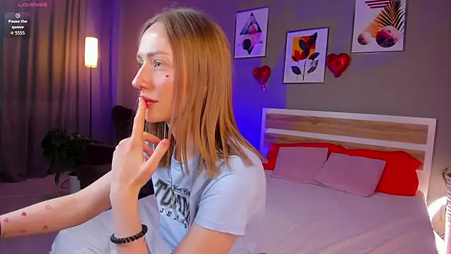 A Alise online show from February 24, 11:53 am