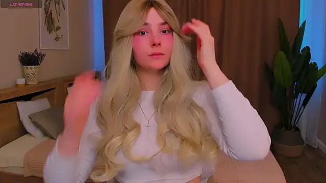 Maddy Wood  online show from February 20, 3:13 pm