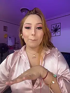 Kiarhatrixie1 online show from March 30, 4:50 pm