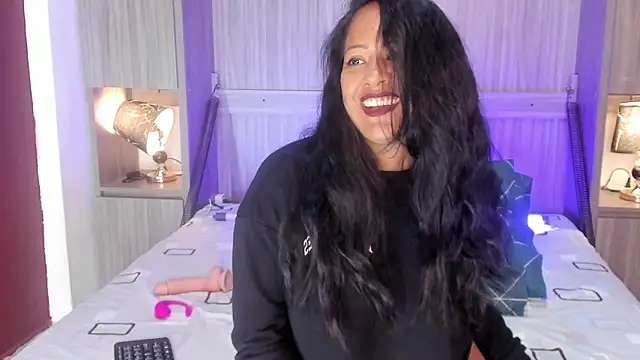 AllieBennet online show from March 28, 8:08 pm