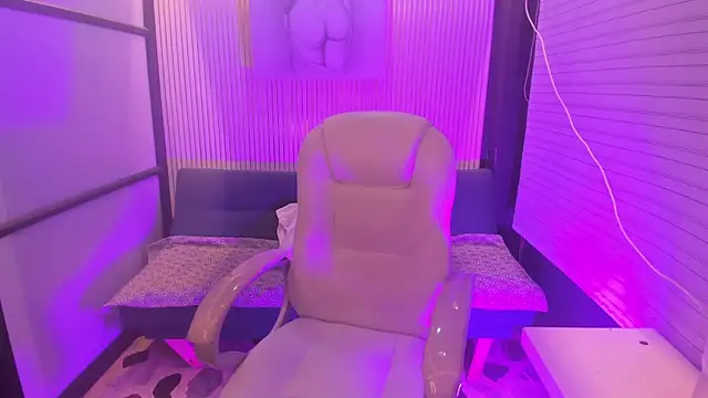 SiaFoxx  online show from February 24, 5:17 am