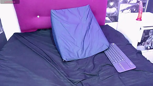 violet angel13 online show from May 26, 7:46 pm