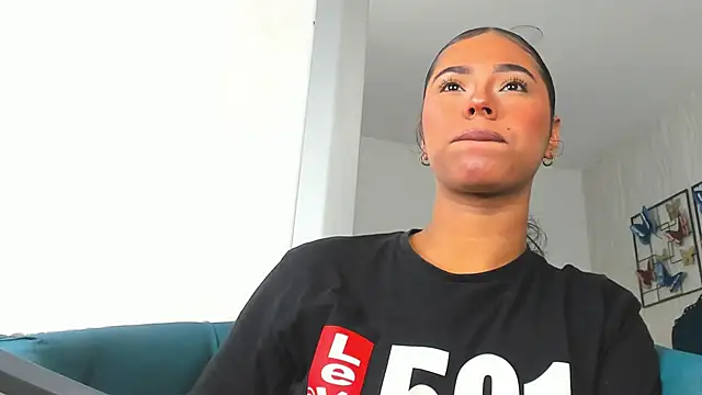 kendall queen   online show from February 26, 8:30 pm