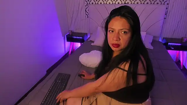 Renatta Milly online show from February 18, 3:49 am