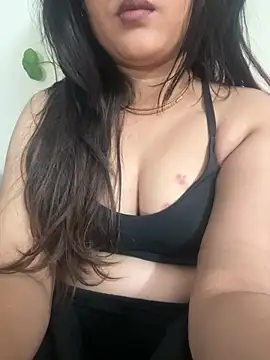 meenu cuties online show from March 29, 7:35 pm