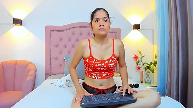Paulynavera online show from May 28, 1:42 pm