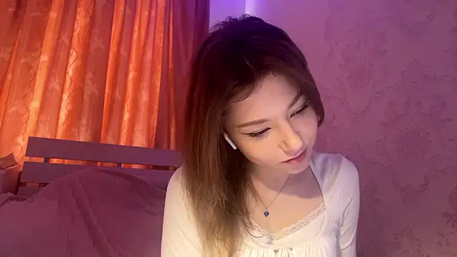 aera elese online show from April 4, 11:42 am