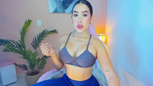 AliceBoomx online show from July 22, 8:21 pm