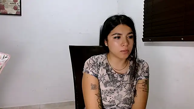 MiaDiamontLatin online show from May 8, 2:04 am