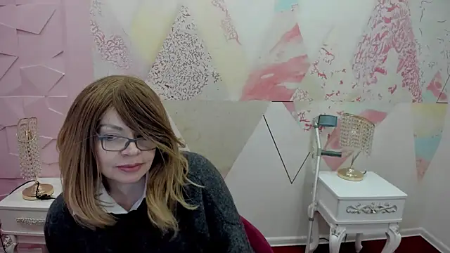 Vella sripes online show from February 20, 10:06 am