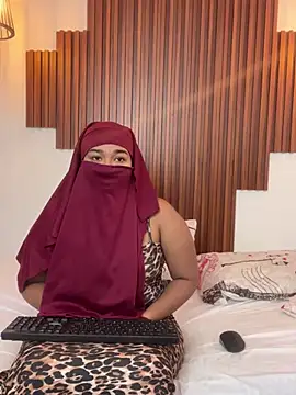 Desert queens online show from March 3, 2:34 pm