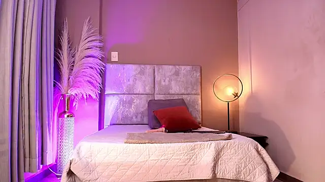 KatrionaNyx online show from April 8, 1:02 pm