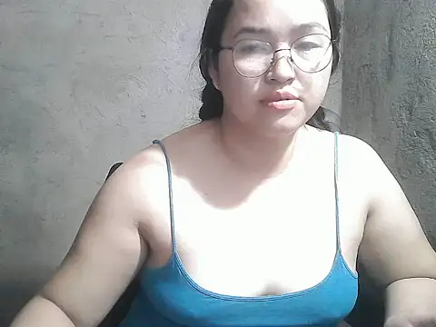 wildchinita00 online show from June 4, 11:31 pm