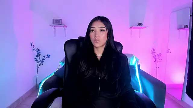 jaulyn 18 online show from March 18, 1:49 pm